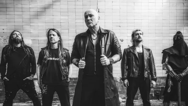 Knife & Warrant
