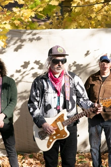 DINOSAUR JR.