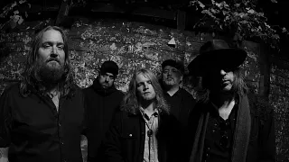 The Devil And The Almighty Blues + Skyjoggers